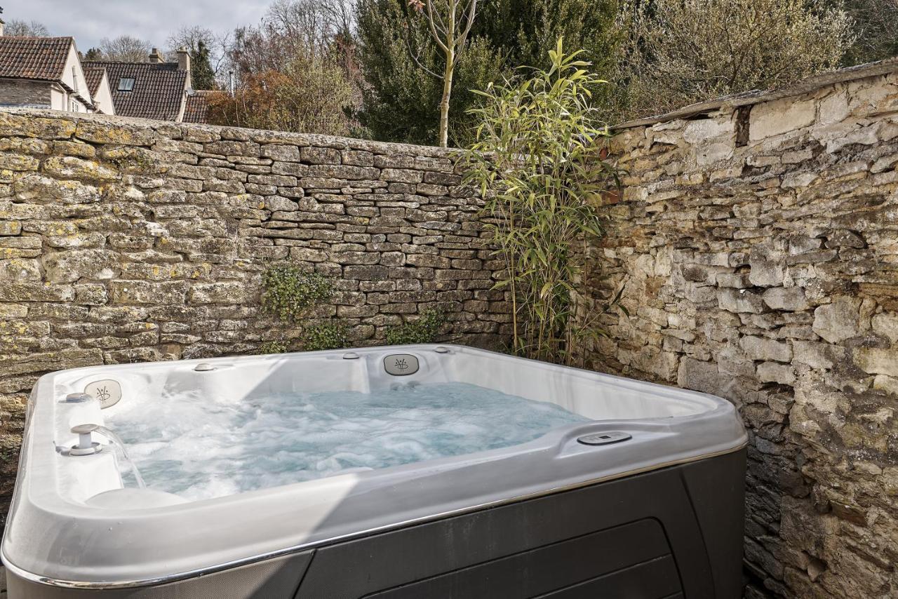 Luxury Cotswolds Optional Hot Tub, *